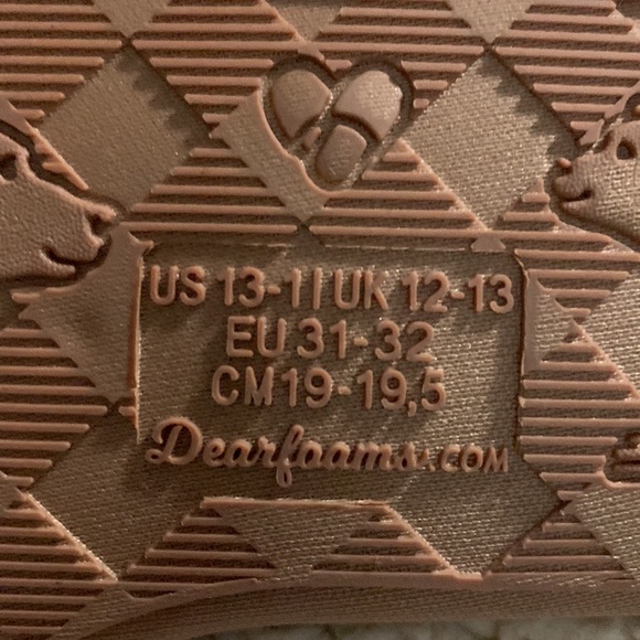 Dearfoams kids teddy bear slippers never been worn - Picture 4 of 4